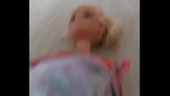 Preview 2 of Milf Hairi Pussy - Je baise bien fort une Barbie.