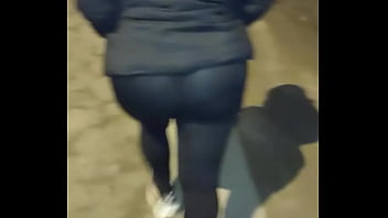 Preview 1 of Bhabhi Xvideos Com - MADURA PUTA CALLEJERA CON LEGGINS TRANSAPARENTES MOSTRANDO SU TANGA