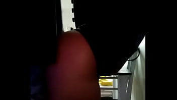 Preview 4 of Boobs Sex In Massage - Priminho comendo a putinha casada e o corno deitado