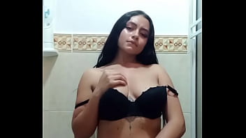 Preview 2 of Midget Elf - El video m&aacute_s viral de la famosa Pereirana