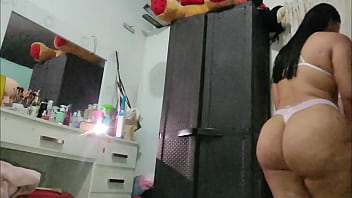 Preview 3 of Brother X Sister - Camara oculta capta a madrastra CULONA en lycra ajustado CAMELTOE