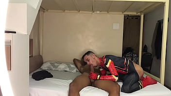 Preview 2 of Free Porn Pornsyar - Homem aranha caiu de boca na pika 23cm