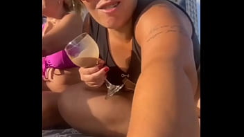 Preview 2 of Katrina Jade In Bra Jean - Estamos sozinha na praia curtindo,  Bem Soltinha querendo aprontar sem o marido saber