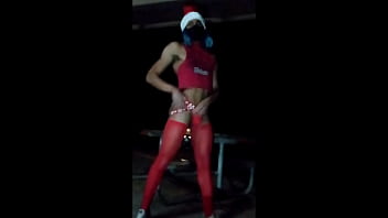 Preview 1 of Chuck Queen - BOUNCIN BUBBLE BOOTY FEMBOY PUBLIC TWERK (CHRISTMAS/ NEW YEAR Special)