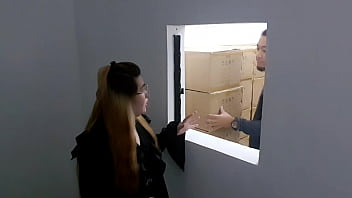 Preview 1 of Bra Beeg - Checker kinantot sa stockroom
