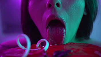 Preview 4 of Xxx Shopna - Natalie Dreaming Moon enjoy with food in her all body