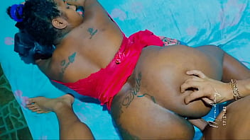 Preview 4 of Mieakhalifa Xxx Com - Meu nobrinho me pegou com um plug enfiado ele me ajudou a tirar todo o sufoco
