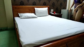 Preview 1 of Woman Grab Man - Nhậu c&ugrave_ng với anh bạn Rủ nhau đi kh&aacute_ch sạn