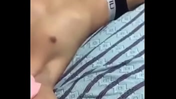 Preview 3 of Fudendo Com A Em Pregada - Novinho safado se exibindo com seu pauz&atilde_o atravessado na cueca calvin klein