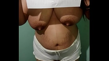 Preview 3 of Shy Girl On Car - V&iacute_deo de verifica&ccedil_&atilde_o