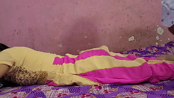 Preview 1 of Ladyteacher And Boy - नई नवेली फूल जैसे बाजू वाली खूबसूरत लडकी को लालच देकर मस्त चुड़ाई किया