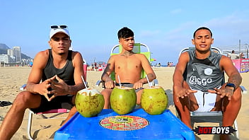 Preview 1 of Ptwatwdwo - Fodendo nosso amigo!