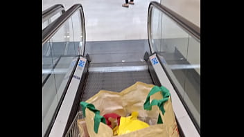 Preview 1 of Kick Ass Amateur - Teresa jones fa la troia al centro commerciale si masturba nel parcheggio cominciamo a acopare ma veniamo beccati