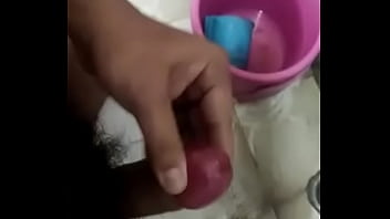 Preview 4 of Shubby Arab - Huge cumshot closeup