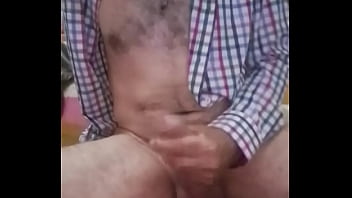 Preview 4 of Death Body Sec - Chico sexi se abre la camisa para hacerse una paja, buena verga