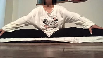 Preview 1 of Sexe Rel Arabe - ヨガしてたらムラムラしてきて触ってイキまくる可愛い女