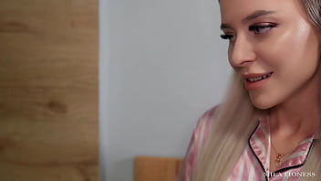 Preview 1 of Baby Organisme Sexx Mom Squirt - The stepmother shares a bed with her stepson. Fucked my step mother and cum on her face