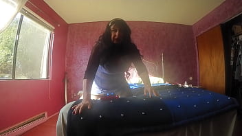 Preview 1 of Chinese Women Caught Pissing - Bck To The Bedroom With Michele Thompson