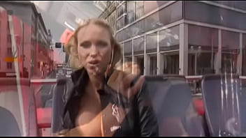 Preview 1 of Come In Head In Vigane - Inside.Annina