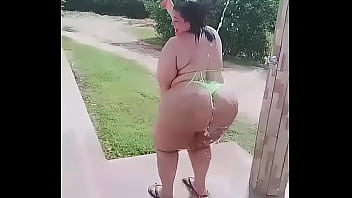 Preview 4 of Halbi Sex Vedw - Rocio M toma un ba&ntilde_o