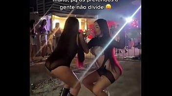 Preview 3 of Lesbians Each - MORENA E MORENA SE BEIJANDO