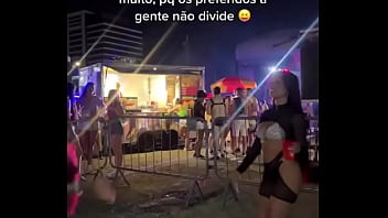 Preview 1 of Lesbians Each - MORENA E MORENA SE BEIJANDO
