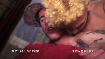Preview 4 of Vmasala Com - Cream Climbs Up In Them Guts