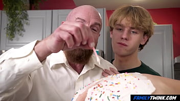 Preview 3 of Yang Teen Yar - FamilyTwink - Pretty Boy Cooks Favorite Step Dad&#039_s Dinner