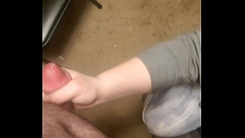 Preview 4 of Mom Son Kechan Help Pornhb - Girlfriend jerks me off cumshot
