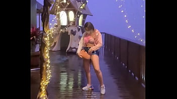 Preview 2 of Sofie R Xxxcom - Me masturbando e fazendo squirt na casa de chocolate