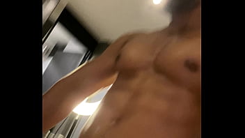 Preview 2 of Brutal Grouo Fuc - CUARTO SADOMASOQUISTA FETICHISTA CON AMIGO HETERO CURIOSO POR PINGA VENOSA PARTE 1