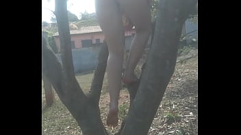 Preview 2 of Teen Sex Cumonface - Novinha se exibindo em parque publico enquanto marido filma
