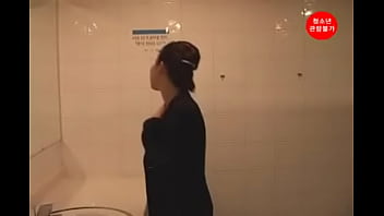 Preview 1 of Black Feance - 누군가 훔쳐 보고 있다- 그것도 여자 공중 화장실에서ㅋㅋㅋㅋㅋㅋㅋㅋㅋ