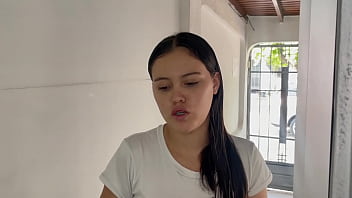 Preview 1 of New 2017 Bih - peque&ntilde_a repartidora pierde mi paquete y lo paga con sexo duro