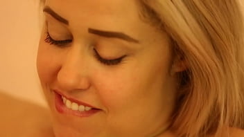 Preview 4 of Trkcr - As duas amigas cansaram de homem e fazem amor