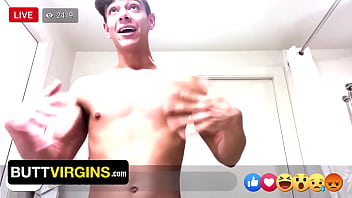 Preview 2 of Bathroom Giles Nice Milk Hd - Benvi Is Jax&rsquo_s Biggest Fan. He Loves His Work And Couldn&rsquo_t Be Happier When Jax Replies To His Dms