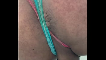 Preview 2 of Elise Graves On Sybian - Mordiendo la tanga
