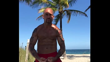 Preview 4 of Hollywood Porn Xmovei 2002 Years - FLEXING