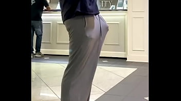 Preview 4 of Jewish Smalls - Muestra su pene a lo p&uacute_blico sin verg&uuml_enza