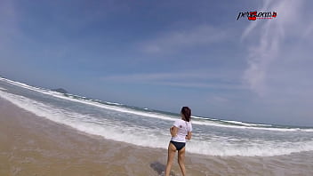 Preview 2 of Hindi Bahbi Ki Cudai Video - ANDANDO nua nas praias do sul apos sexo gostozo