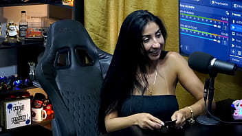 Preview 2 of Avatar Porno Film - Ruan foi ver se a Renatinha Mello estava sem calcinha,  que deliciosa,  rolou muita qu&iacute_mica nesse episodio! - Podcast P&aacute_pum no Barraco!