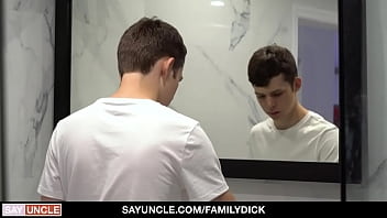 Preview 2 of Gia Dinh Loan Luan Clip5 - Stepson Dakota Lovell Helps Stepdad Jax Thirio&#039_s To Soap His Back