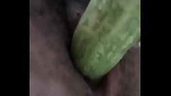 Preview 3 of Amateur Fir - Em trang 97 thủ d&acirc_m bằng dưa chuột