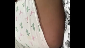 Preview 3 of Indian Women Share Old Man - Menina safada mostrando o rabo grande