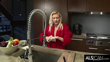 Preview 1 of Geng Bang Japanes - Petite Chloe Foster Masturbates on the Kitchen Counter