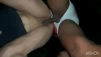 Preview 2 of Engec Lish Aunty Sex - Dando uma foda gostosa rapidinho no mato