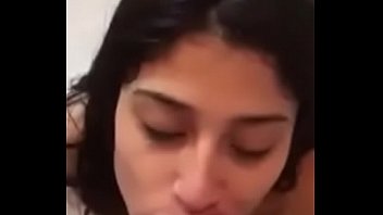 Preview 2 of Cute Sex On Cam - SE LA CHUPO A MI PRIMO Y SE CORRE EN MI CARA