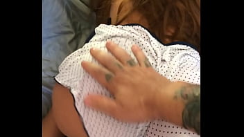 Preview 1 of Laki Call - Padrastos sofrem ao ver a enteada sendo fodida secretamente depois da escola ( SEX TOY )