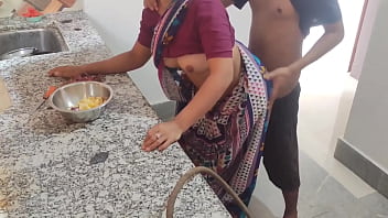 Preview 2 of Hidden Sex Of Teen Couple - Indian aunty ko kitchen pe husband ne pelke chuda,  Indian Big boobs bhabhi sex affairs in kitchen