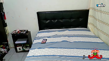 Preview 1 of 3gp Hote Young - My first porn video with my neighbor